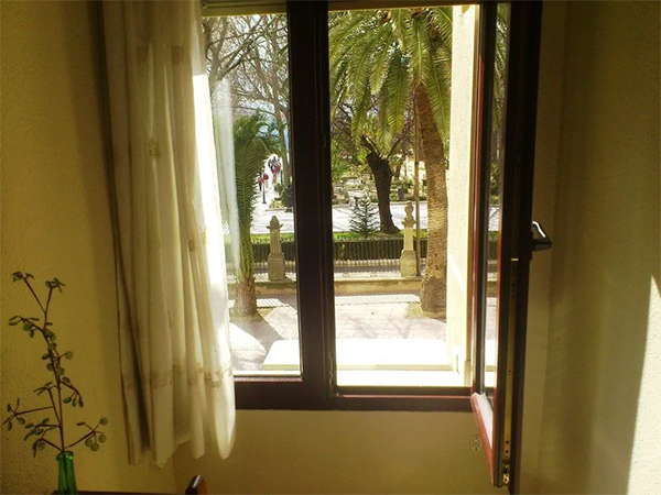 Hotel Royal frente a la Alameda del Tajo